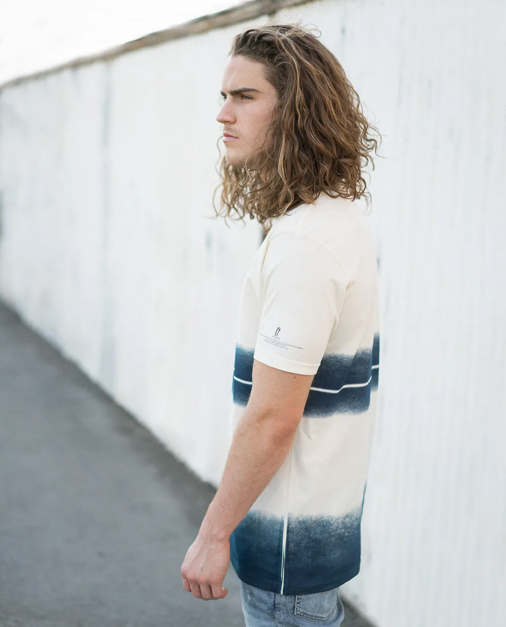 Astrneme NAT STONE INDIGO DYE TEE