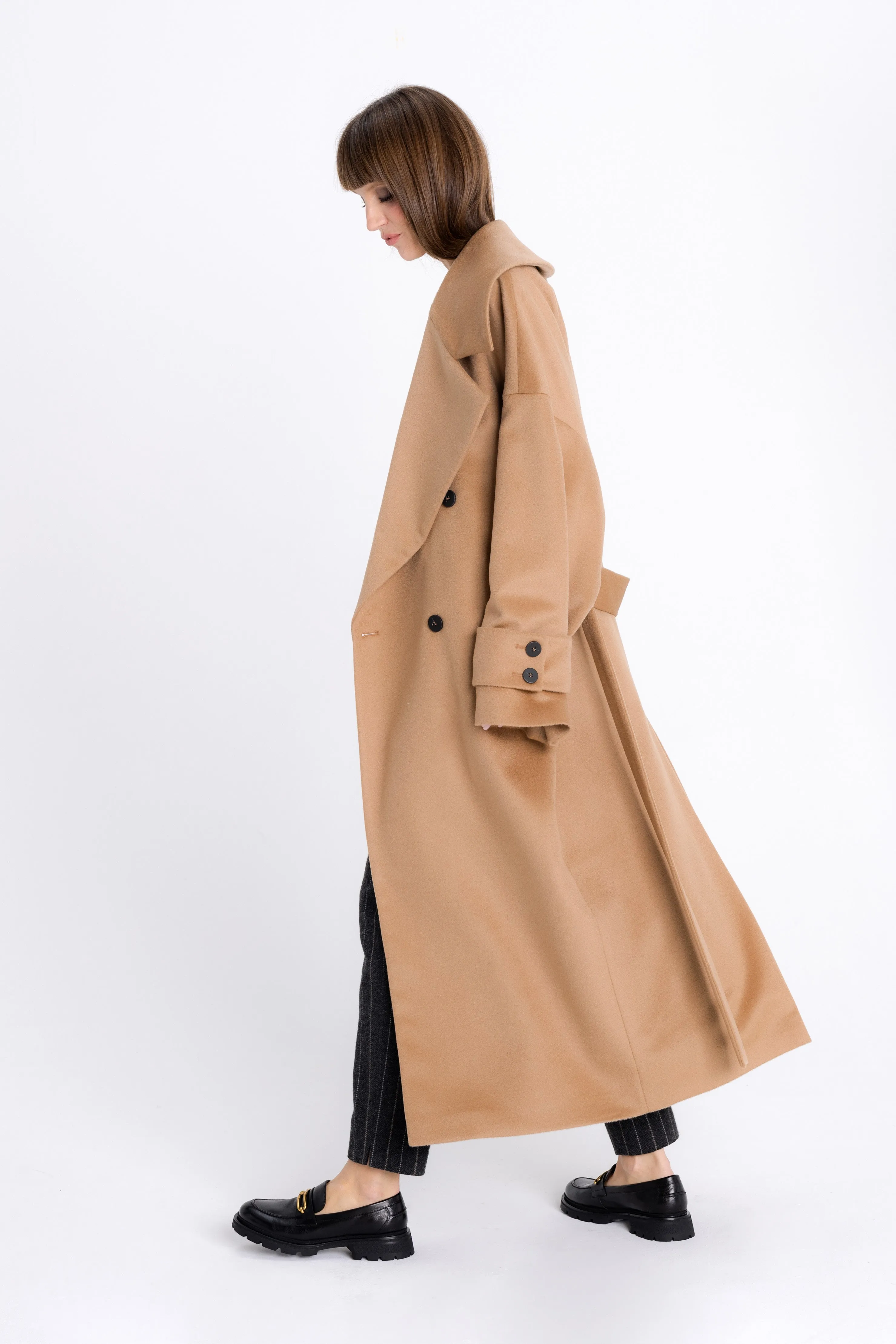 BELTED OVERSIZED CAMEL COAT