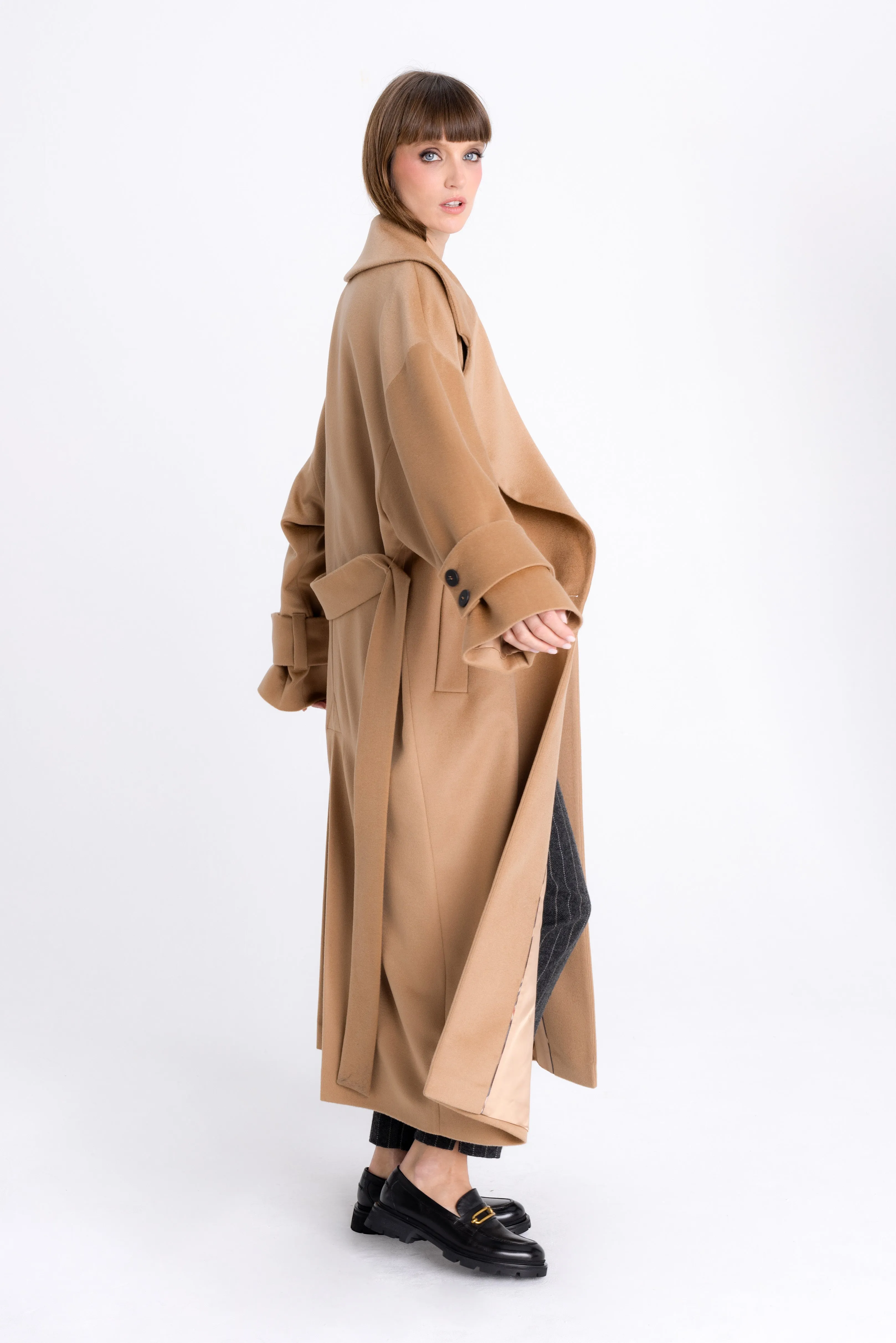 BELTED OVERSIZED CAMEL COAT