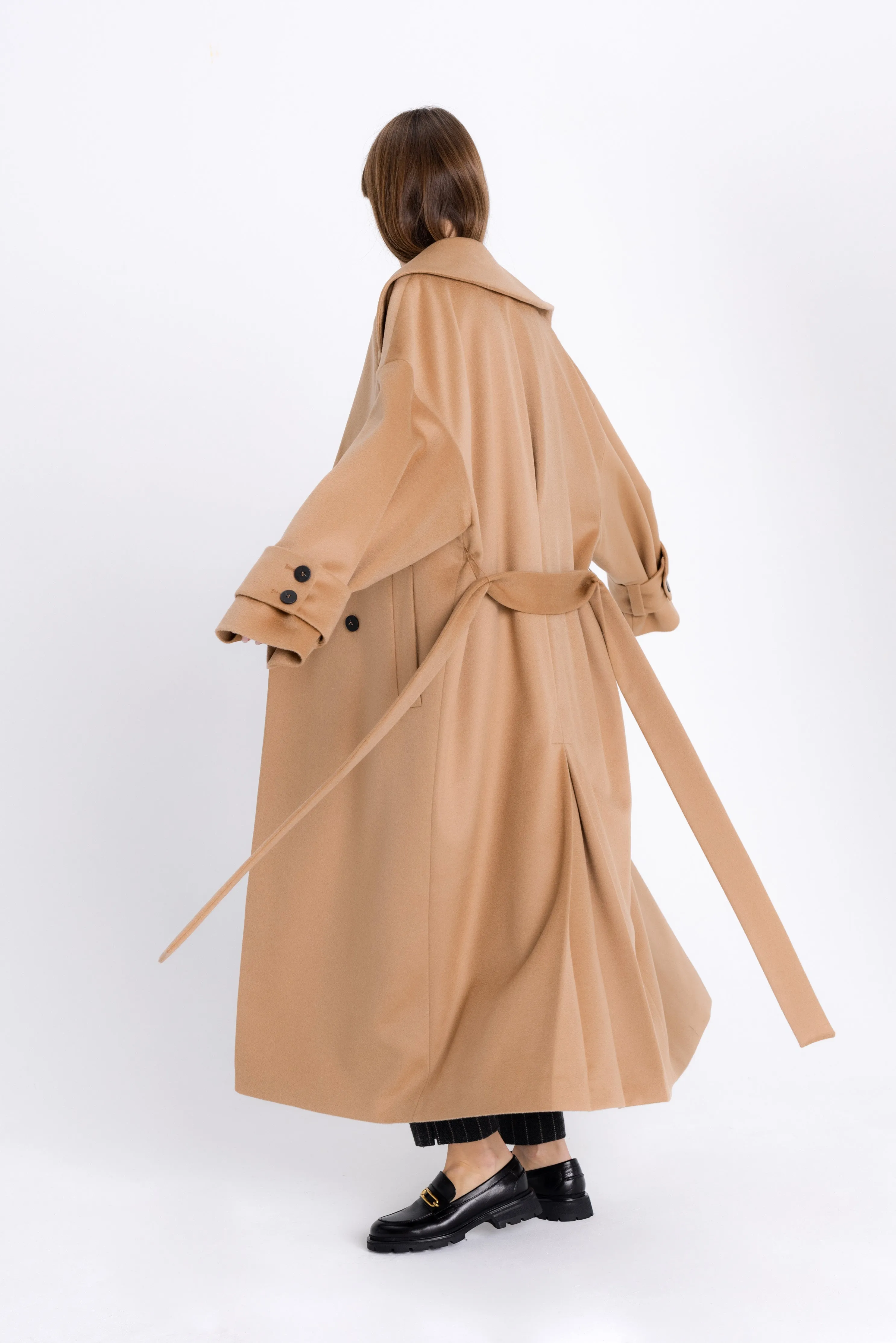 BELTED OVERSIZED CAMEL COAT