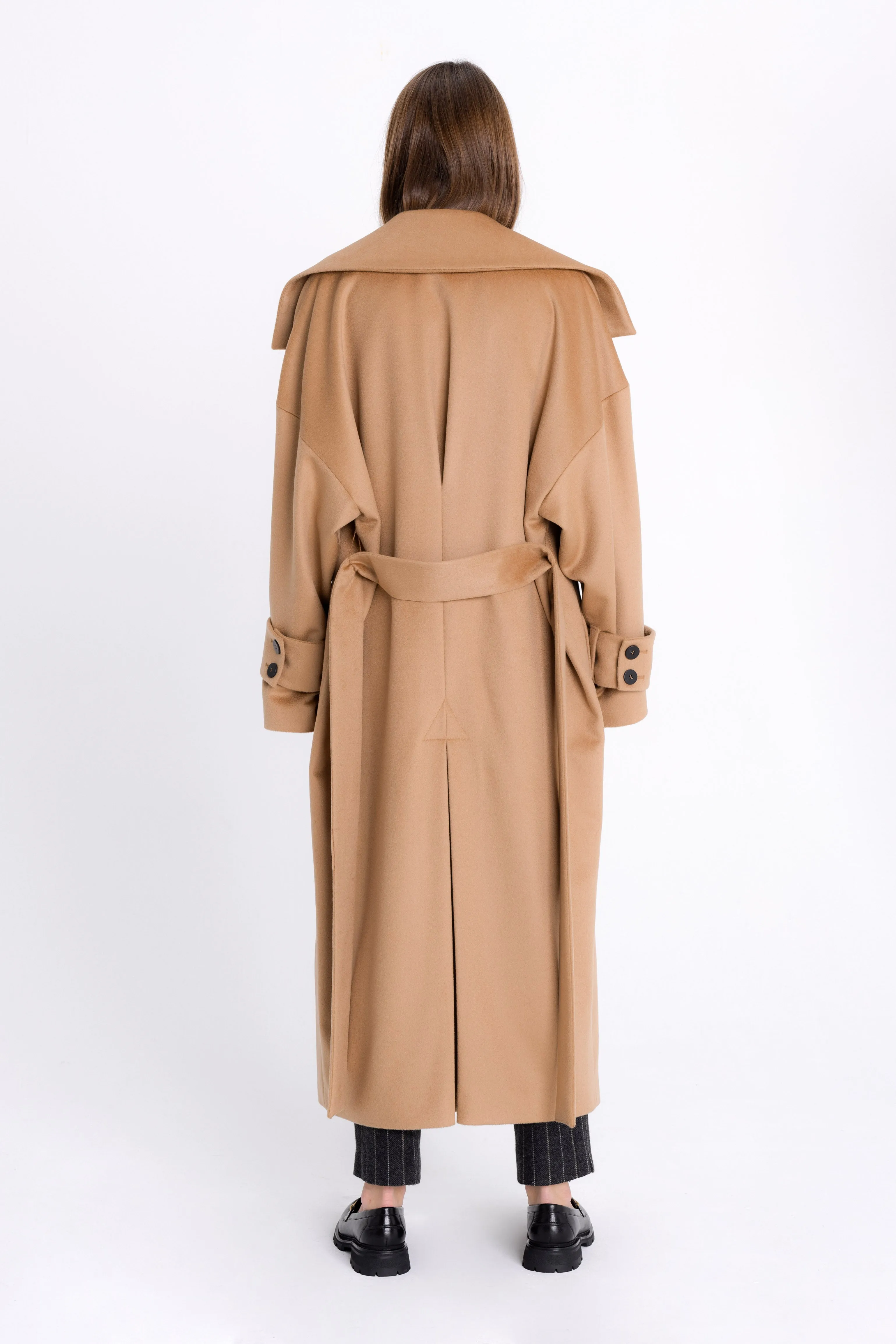 BELTED OVERSIZED CAMEL COAT