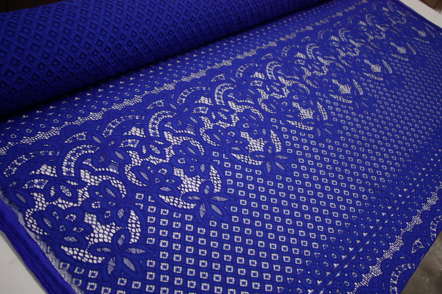 Billi's Royal - Panel Lace