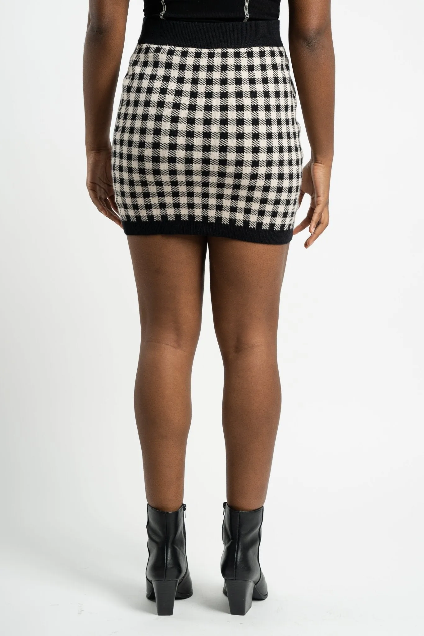 Checkered skirt black