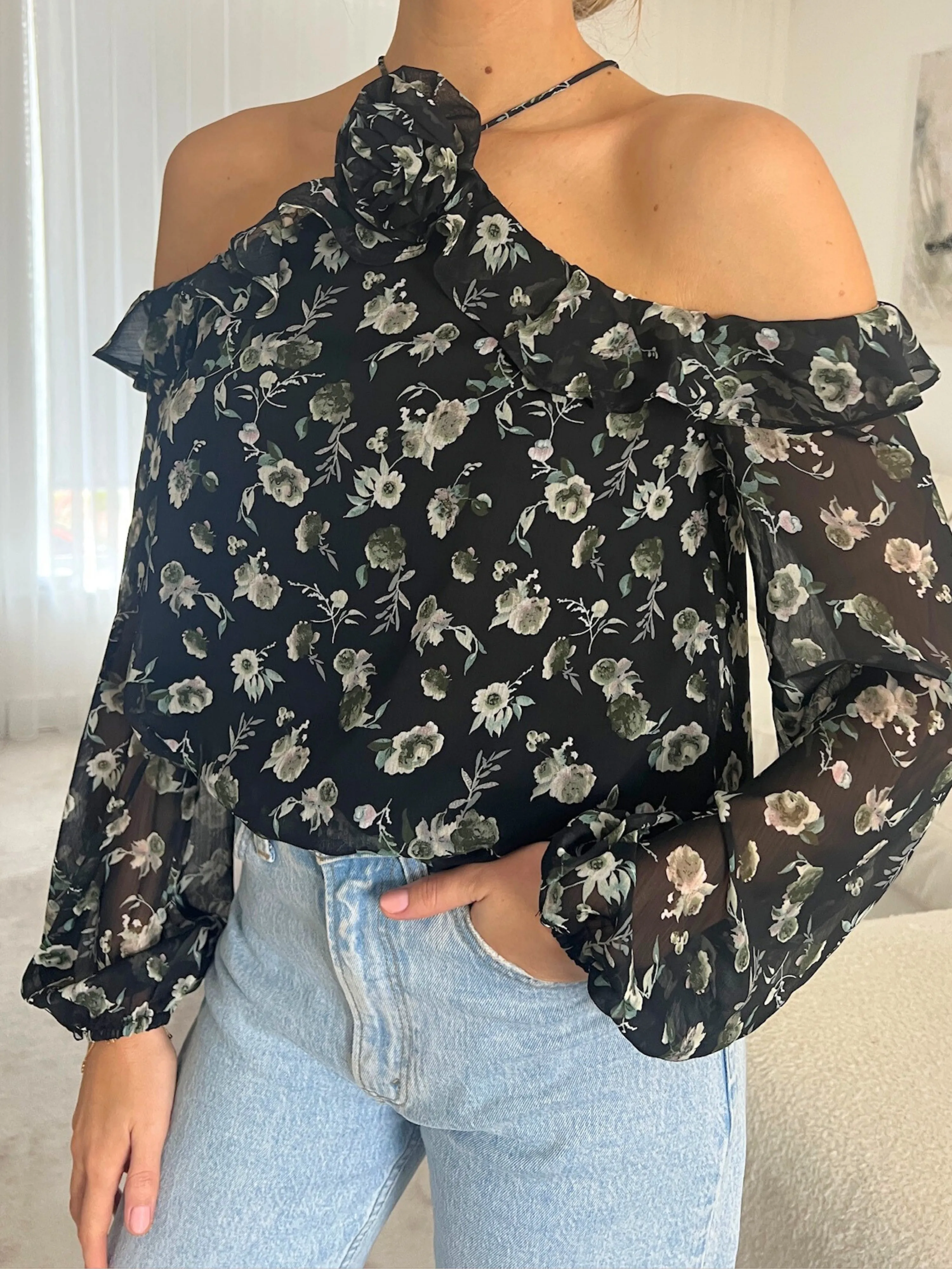 Fern Cold shoulder corsage Blouse / Floral