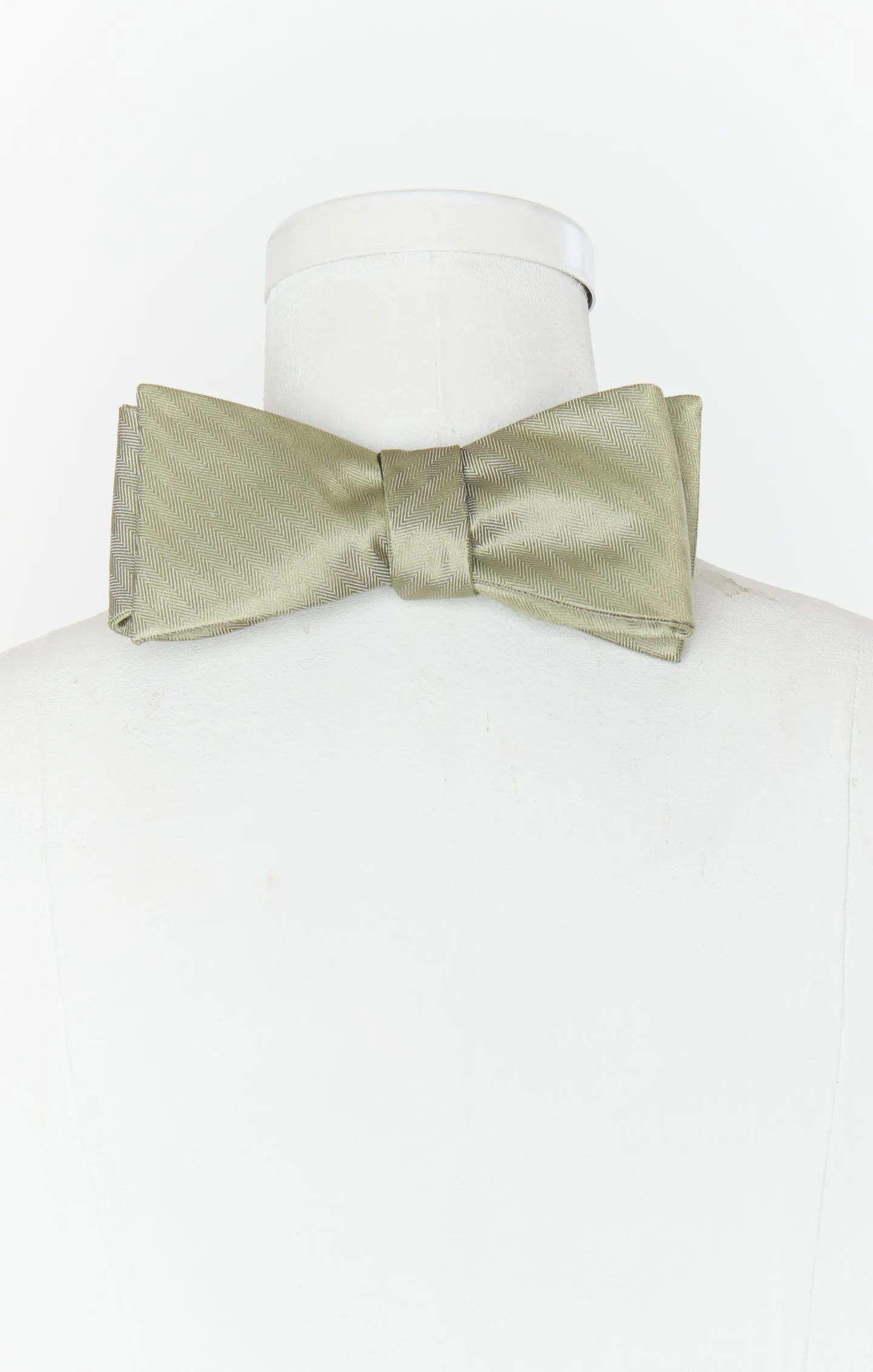 Josh Bow Tie ~ Moss Green Solid