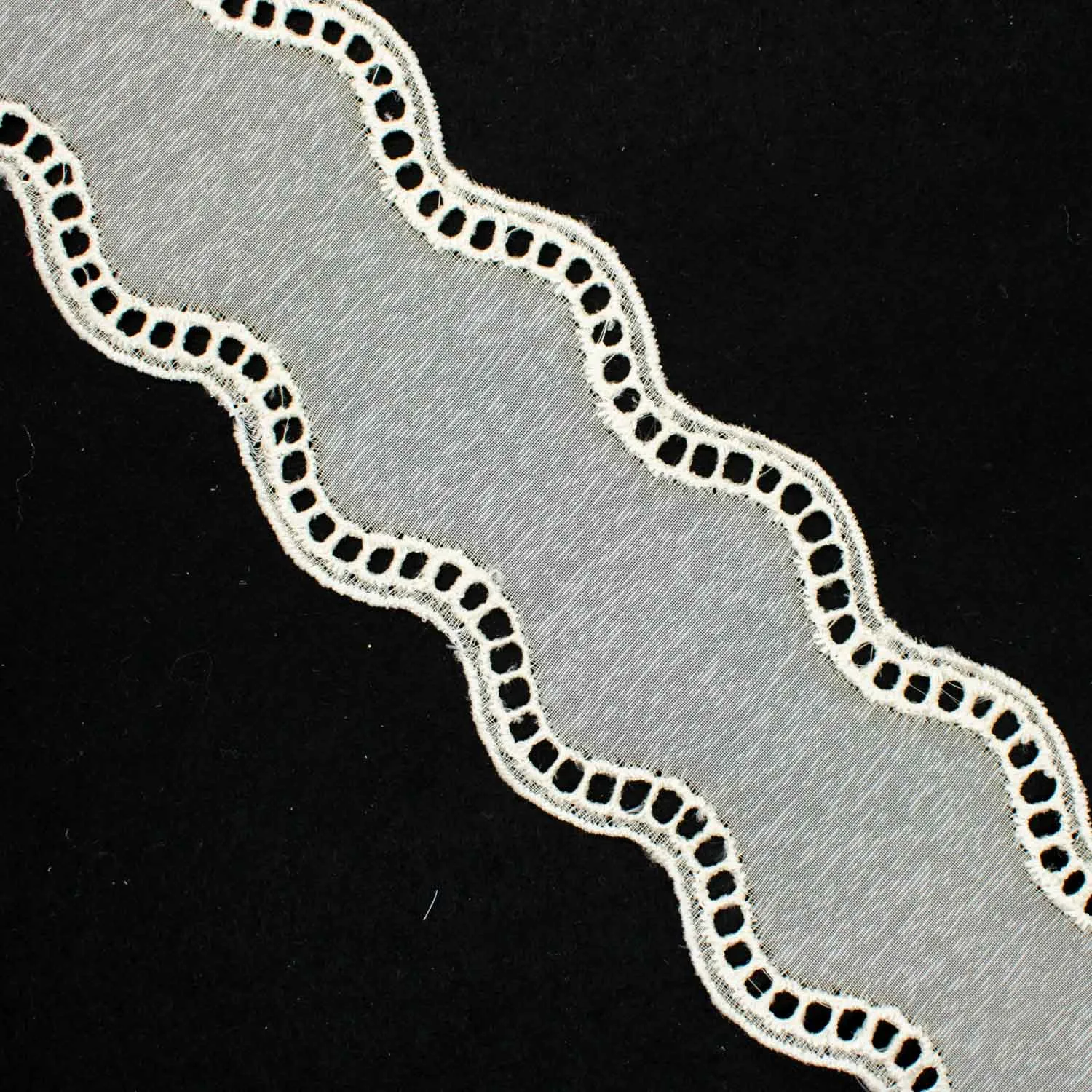 Scalloped Embroidered Voil Ivory Lace Trim 10cm