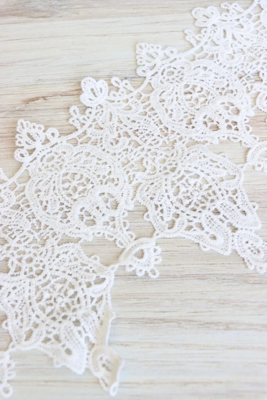 White 6" Wide Venice Lace